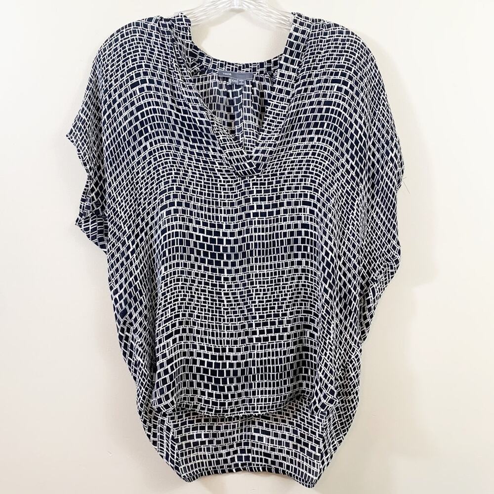 Vince Silk Geometric V-Neck Black/White Short Sleeve Top